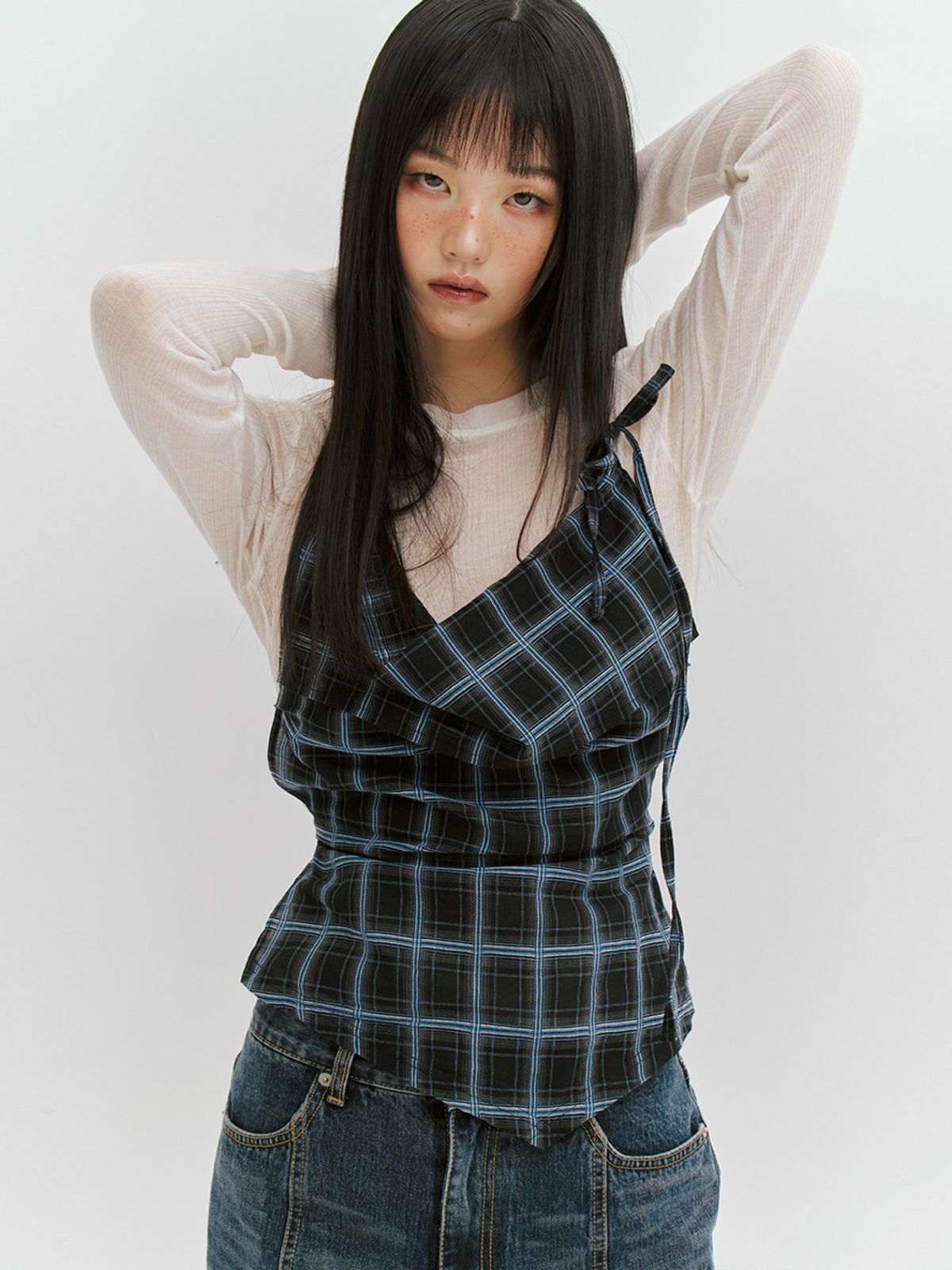 민더리(MEENDERI) CHECK HALTER TIED TOP - BLACK