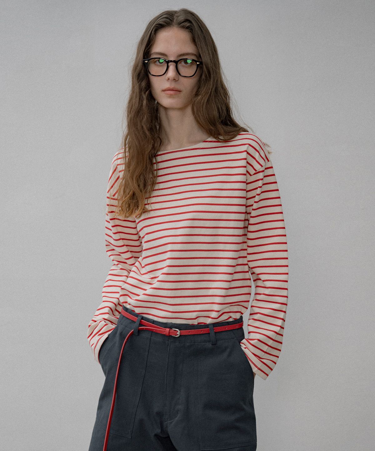 시야쥬(SIYAZU) SITP5192 루즈 핏 ST 보트넥 티셔츠_Red stripe