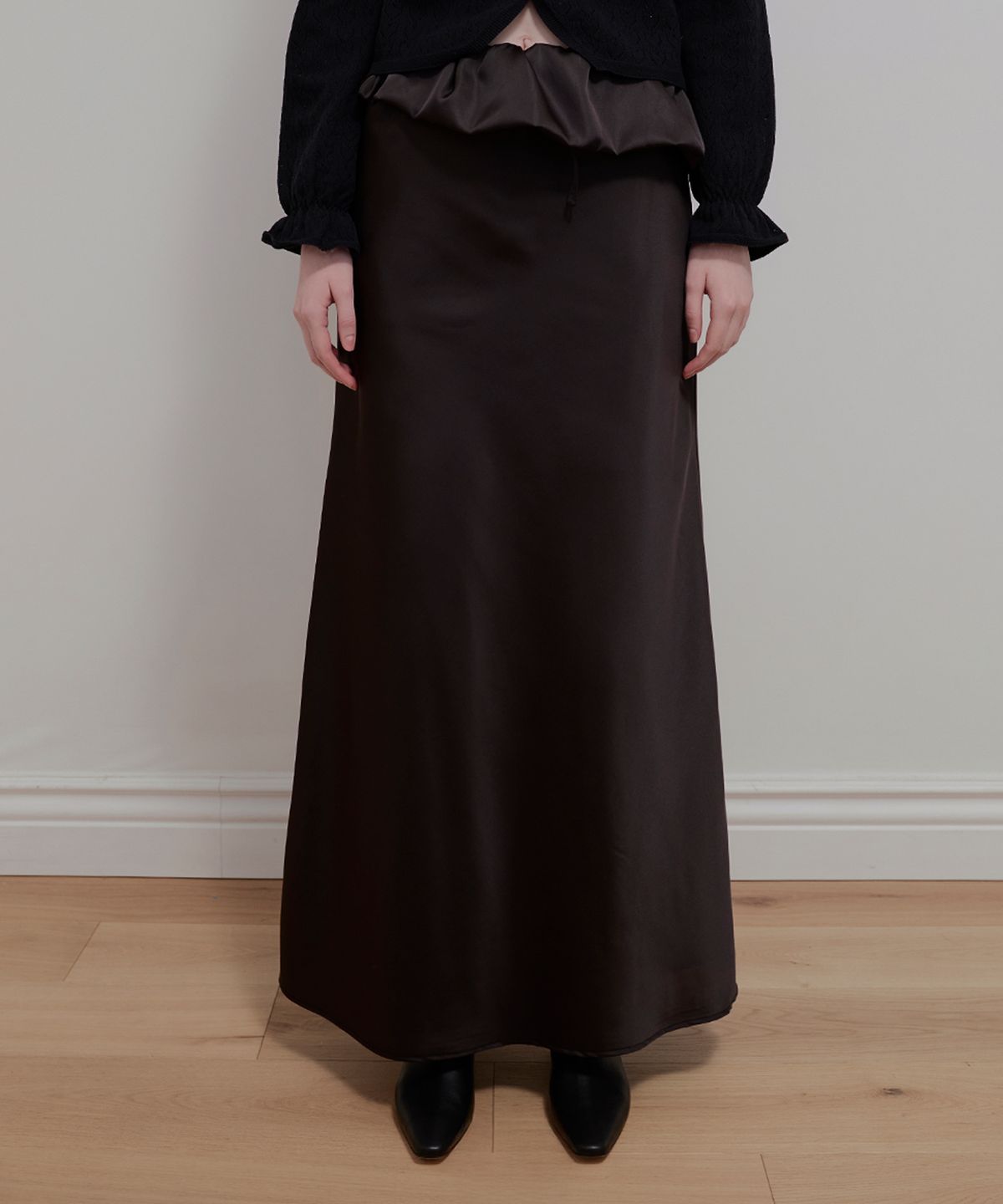 아옵트(AOPT) BALLOON DETAIL SATIN SKIRT - BLACK