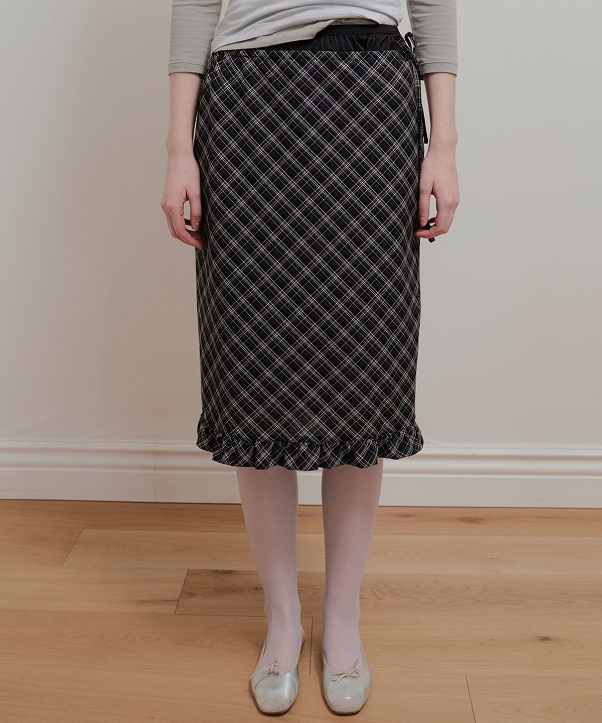 아옵트(AOPT) FRILL LAYERED CHECK SKIRT - BLACK