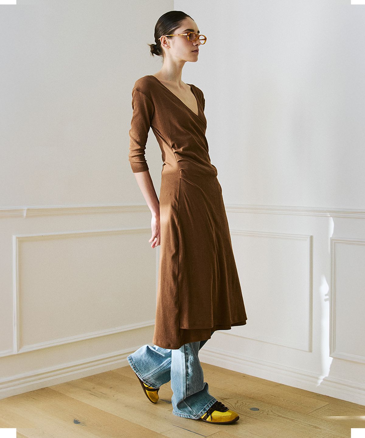 그린버터(GREENBUTTER) Shirring Wrap Dress (Brown)