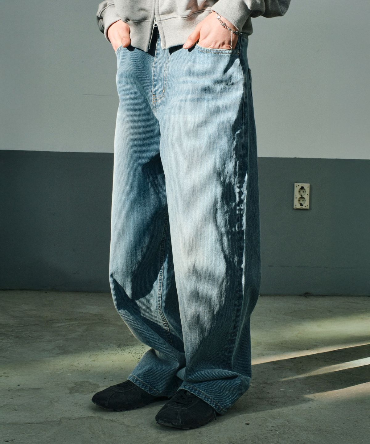 다이브인(DIVEIN) LOOSED WIDE DENIM PANTS (RIBBED LIGHTBLUE)