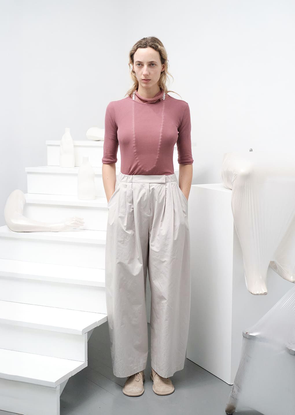 MUSINSA公式 | AMOMENTO THREE TUCK BANDING PANTS (2COLORS)