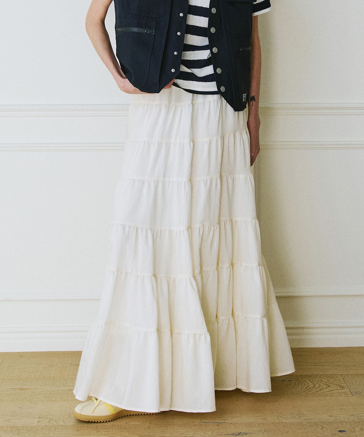 그린버터(GREENBUTTER) Cancan Ruffle Long Skirt (Cream)