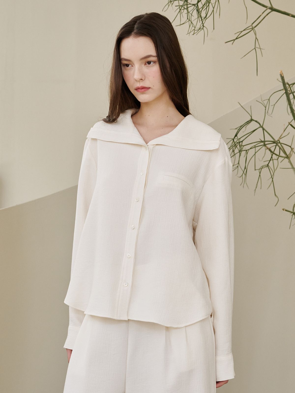 누브(NOUVE) 세일러 카라 링클 블라우스 - 아이보리 / Sailor Collar Wrinkle Blouse - Ivory