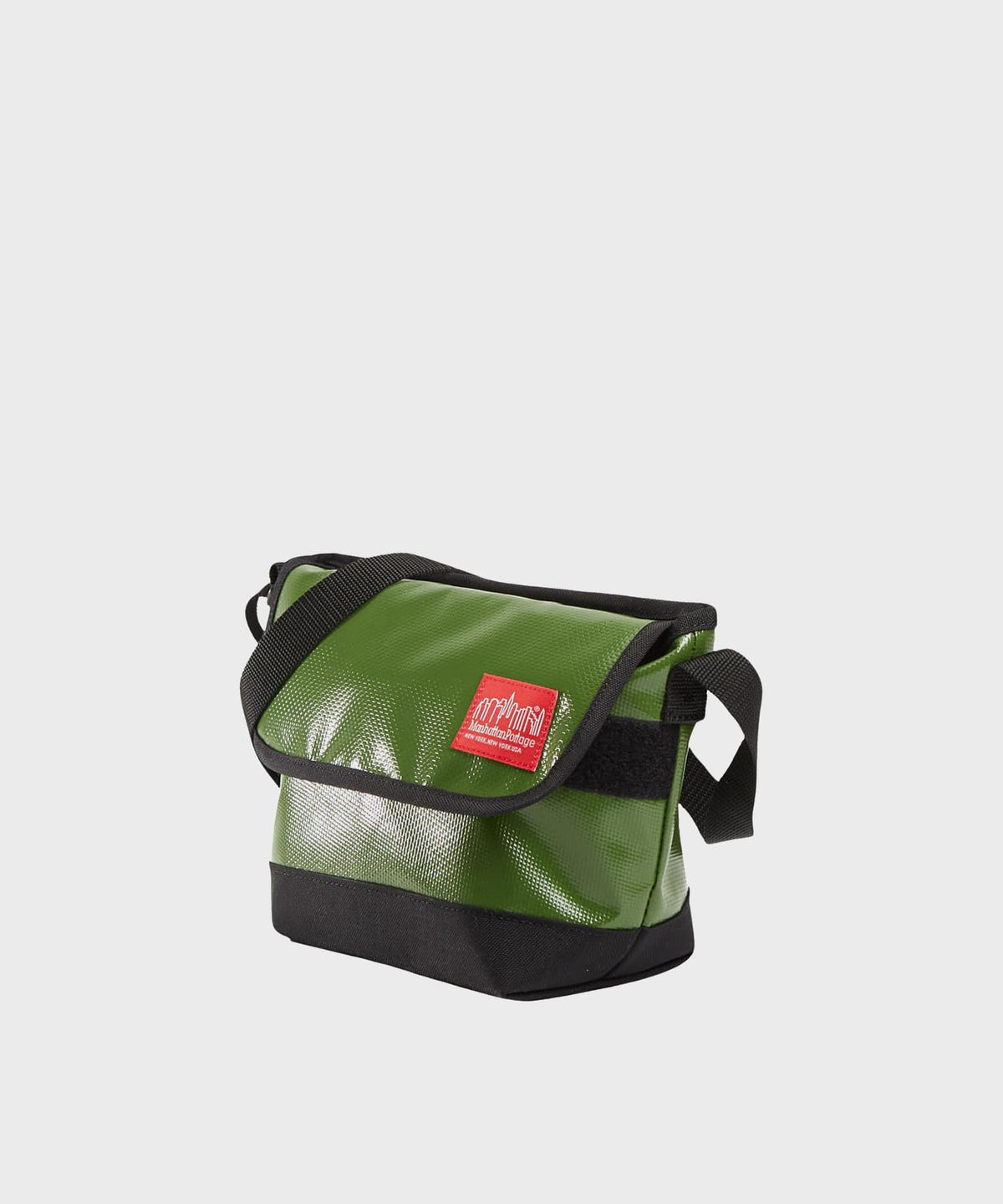 맨하탄 포티지(MANHATTAN PORTAGE) 바이닐 메신저백 VER.2 GREEN