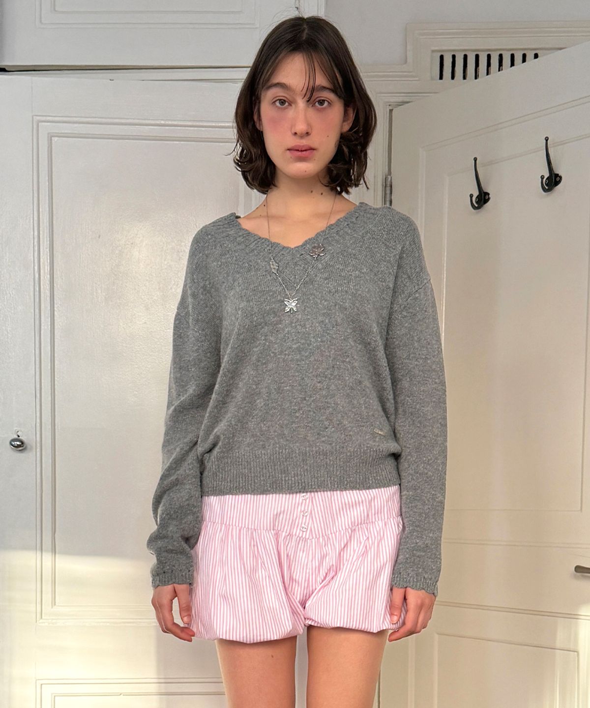 시눈(SINOON) Scallop V-Neck Pullover Knit (Melange Grey)