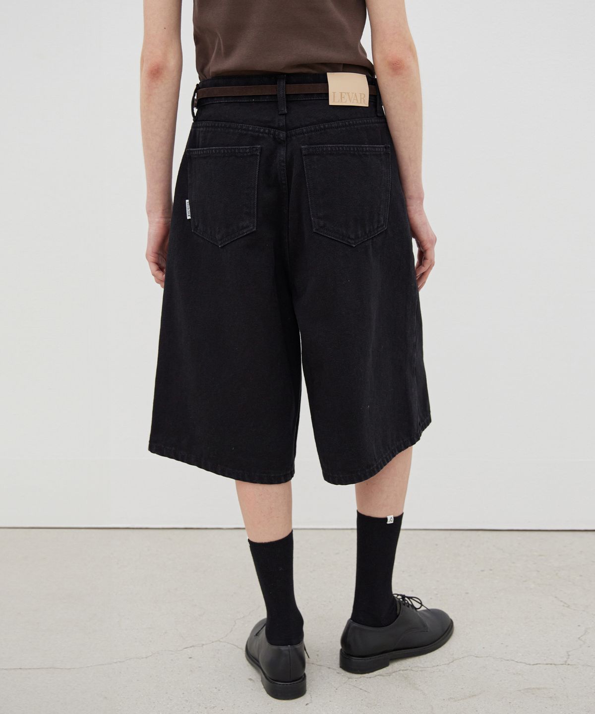 르바(LEVAR) Relaxed Wide Bermuda Denim - Black