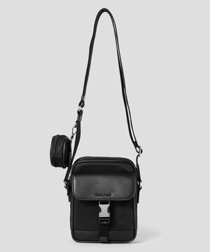 제이 세로형 폰 슬링백 - 블랙