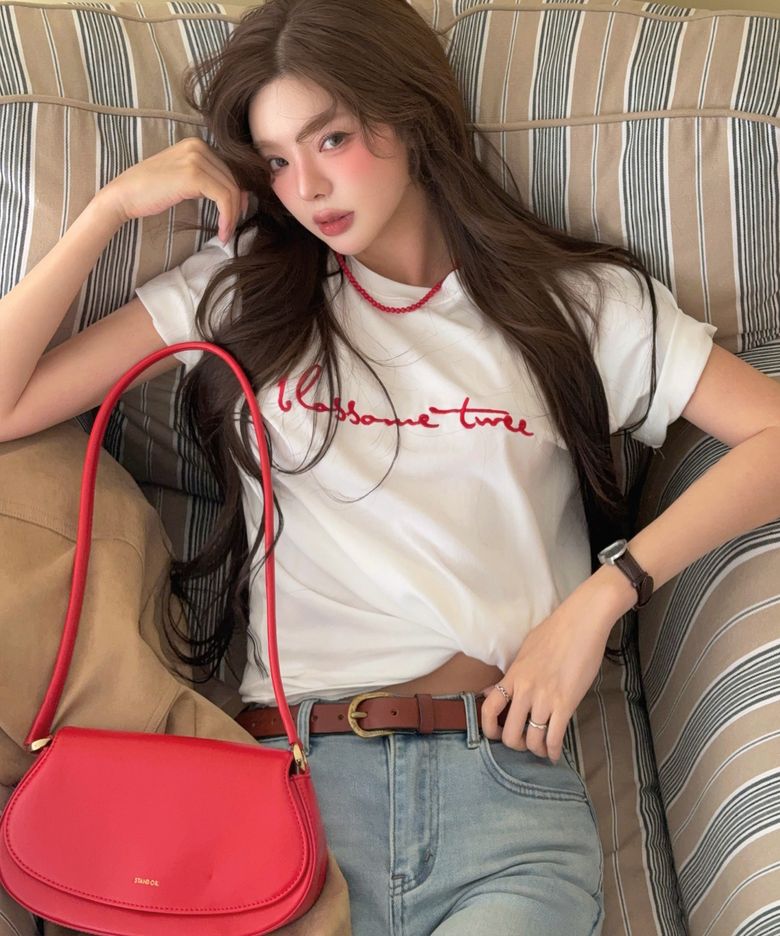 포에지 빅 레터링 자수 티셔츠