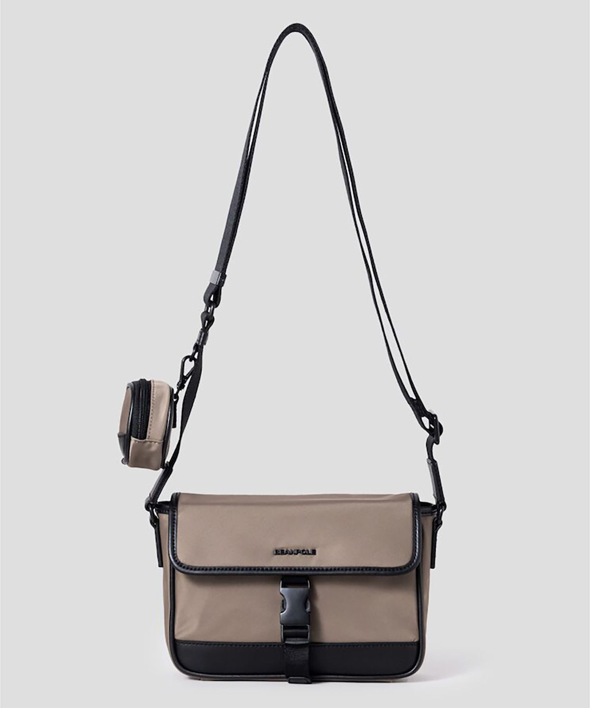 빈폴 액세서리(BEANPOLE ACCESSORY) 제이 가로형 폰 슬링백 - 베이지