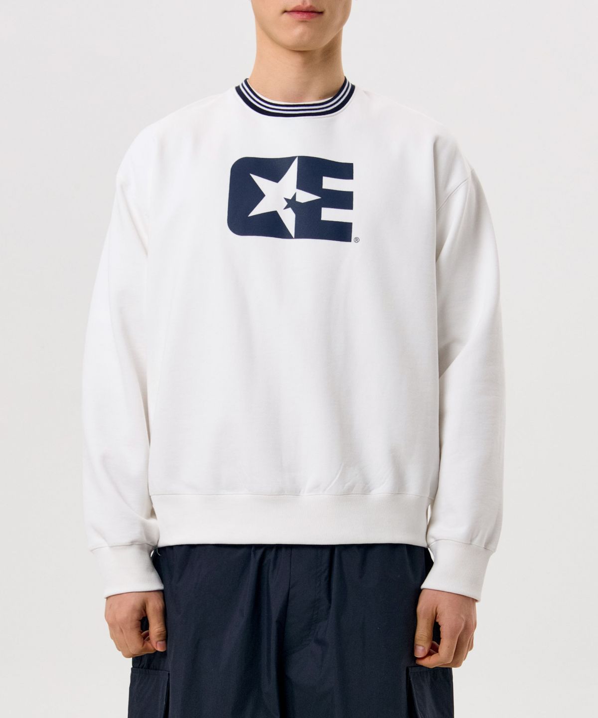 가든익스프레스(GARDEN EXPRESS) Star GE Graphic Sweatshirt