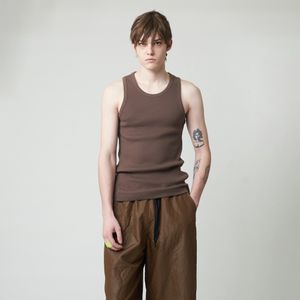 AU51TN09 M_리브드 슬리브리스 탑_라이트브라운