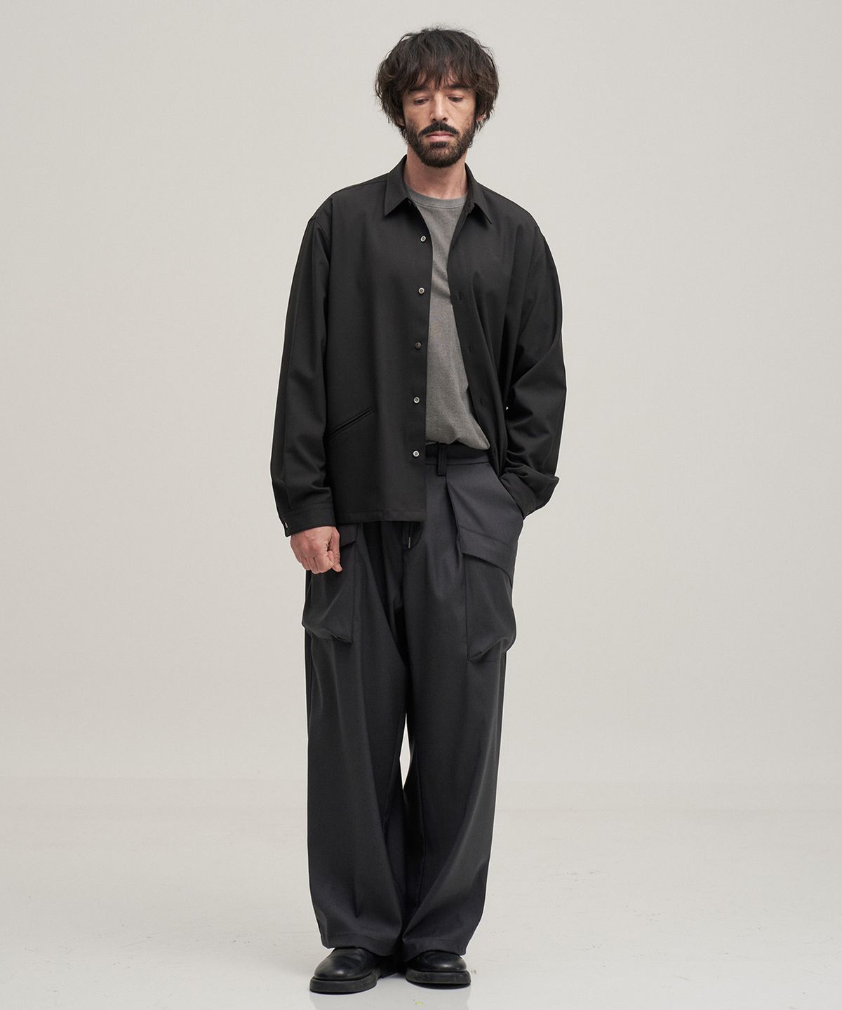 어나더 오피스(ANOTHER OFFICE) Utility Cargo Slacks (Charcoal)
