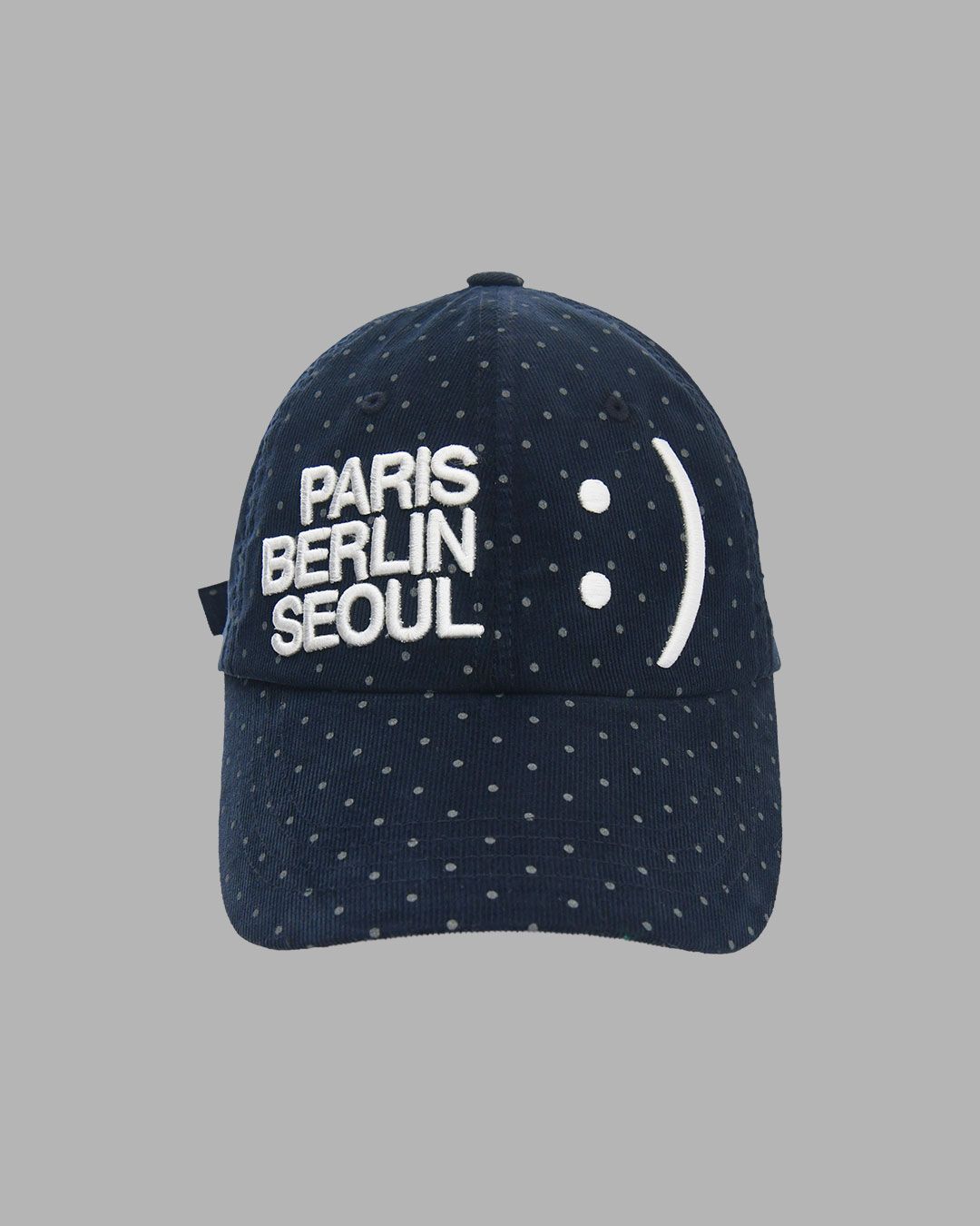 MUSINSA公式 | THEMUSEUMVISITOR SMILE LOGO BALLCAP (NAVY)