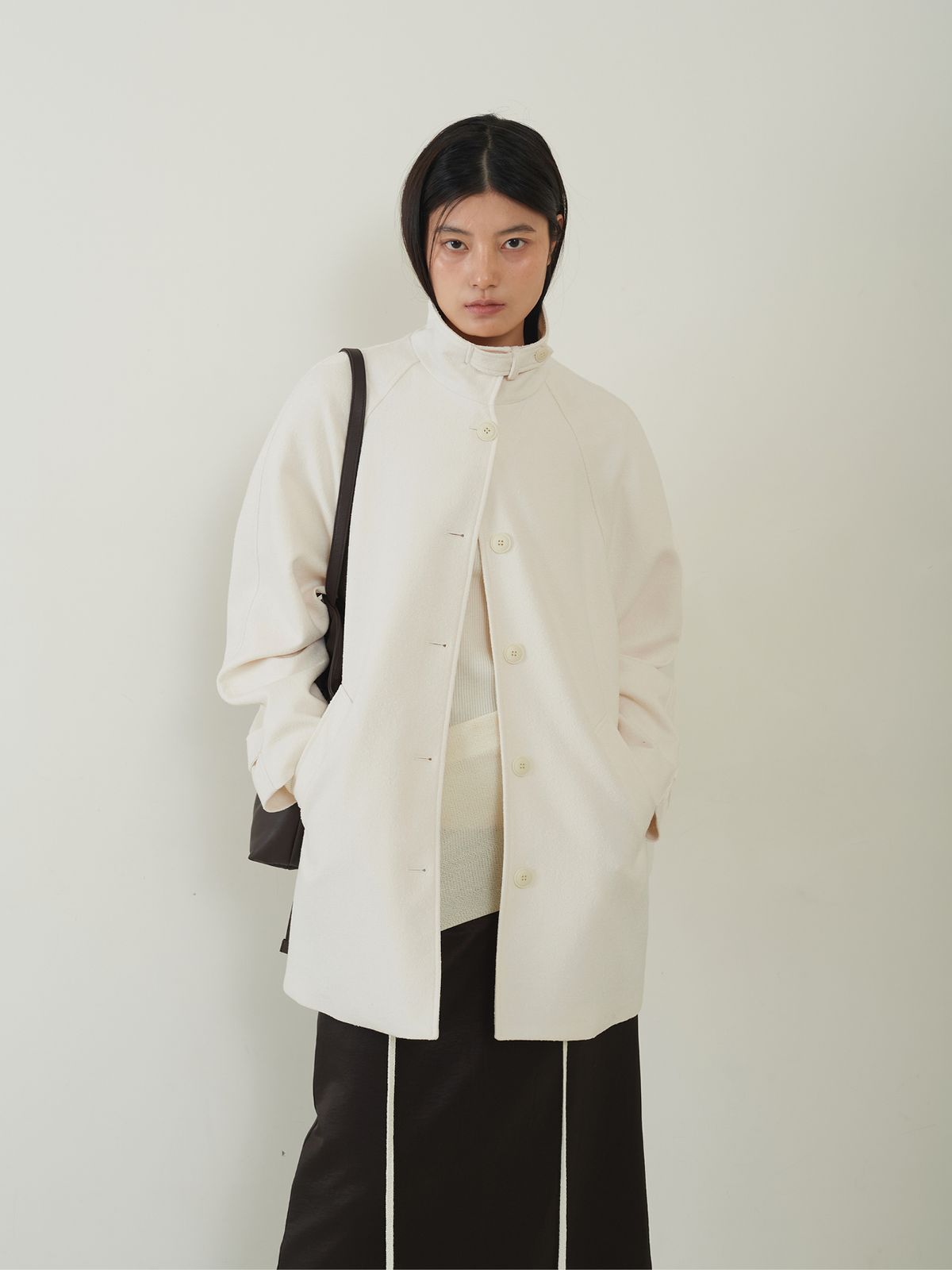 프롬웨얼(FROMWHERE) High Neck Raglan Half Coat Cream