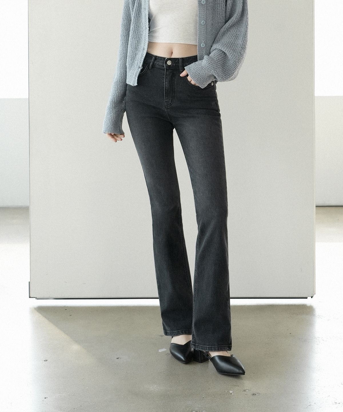 와르 포 우먼(WAARFORWOMAN) W52 데님 팬츠_블랙