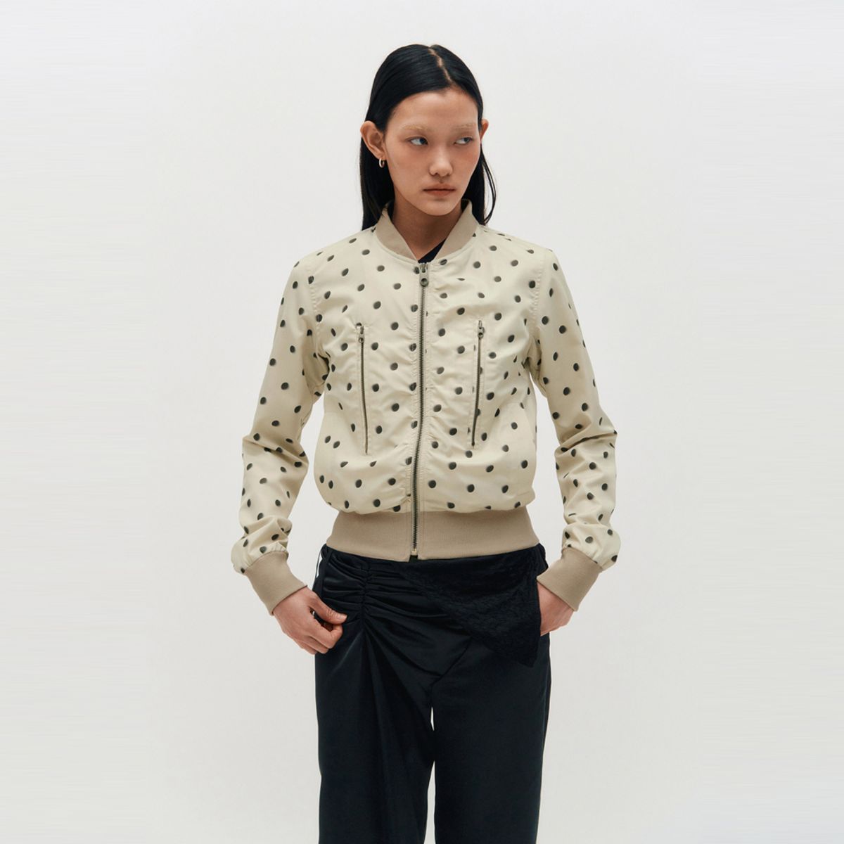 킴지수(KIMZISU) Dot Graphic Windbreaker _ IVORY