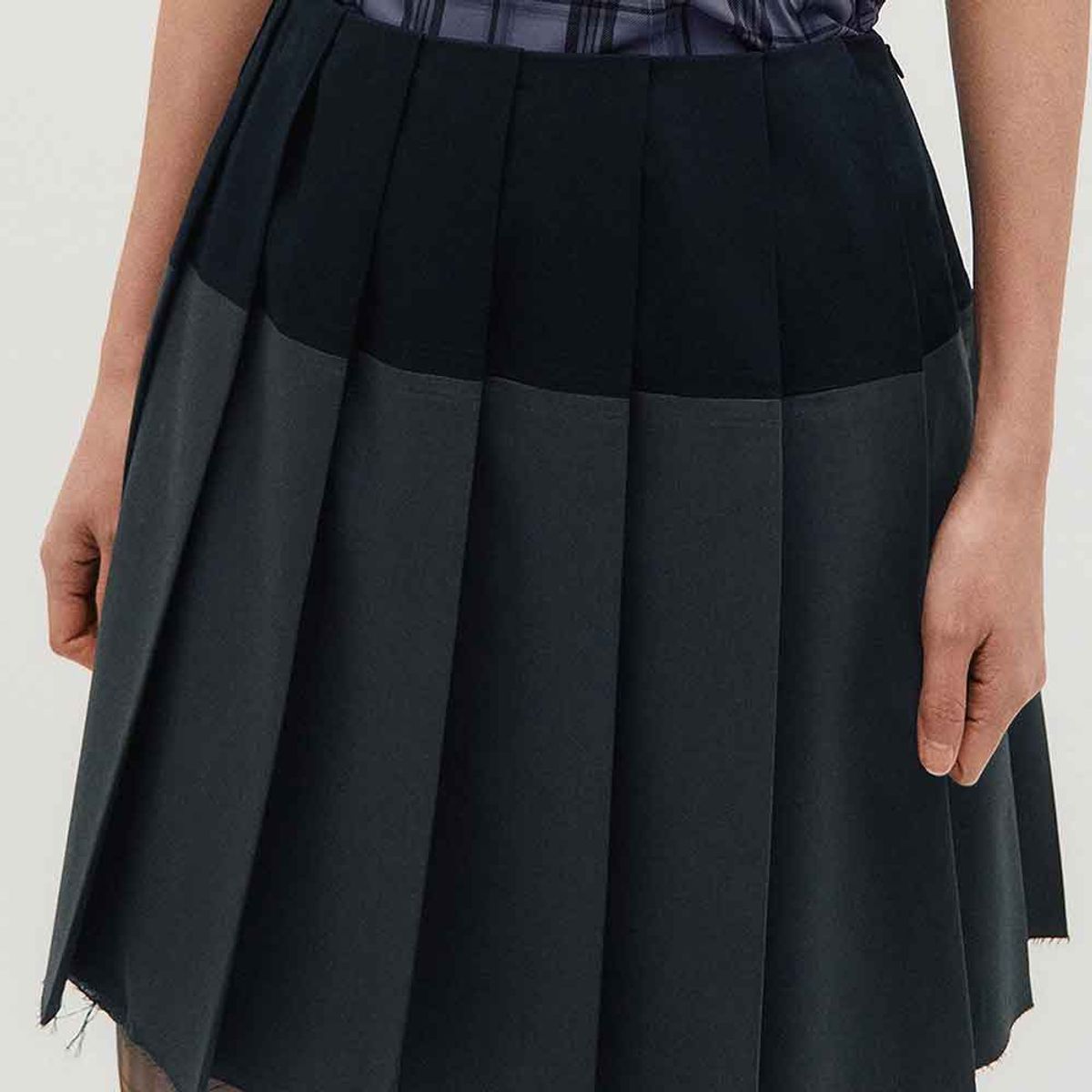 킴지수(KIMZISU) Raw Edge Colour Block Pleated Skirt _ NAVY