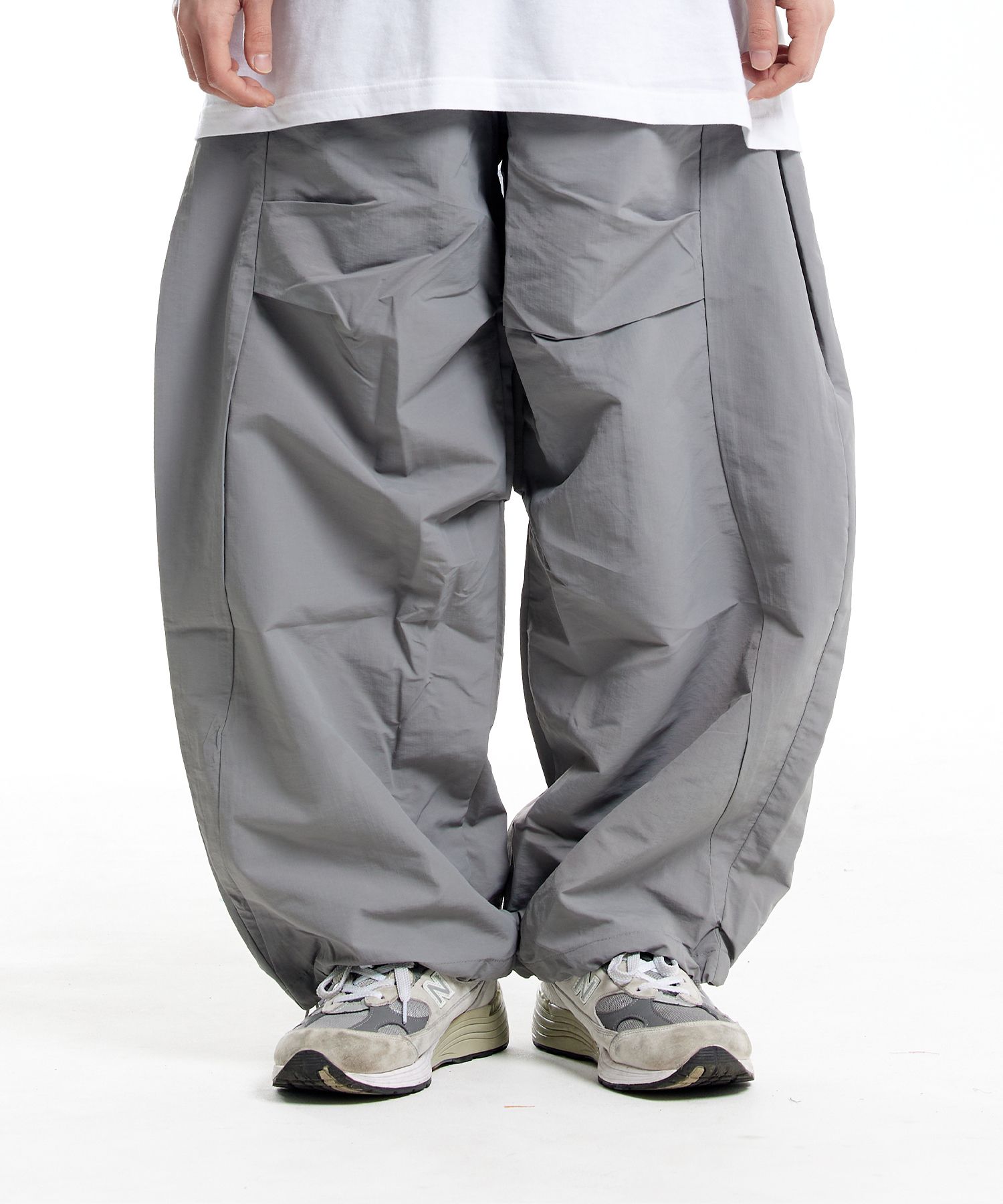MUSINSA | DOUBLE JD Embroidered Nylon Balloon Pants (Gray)