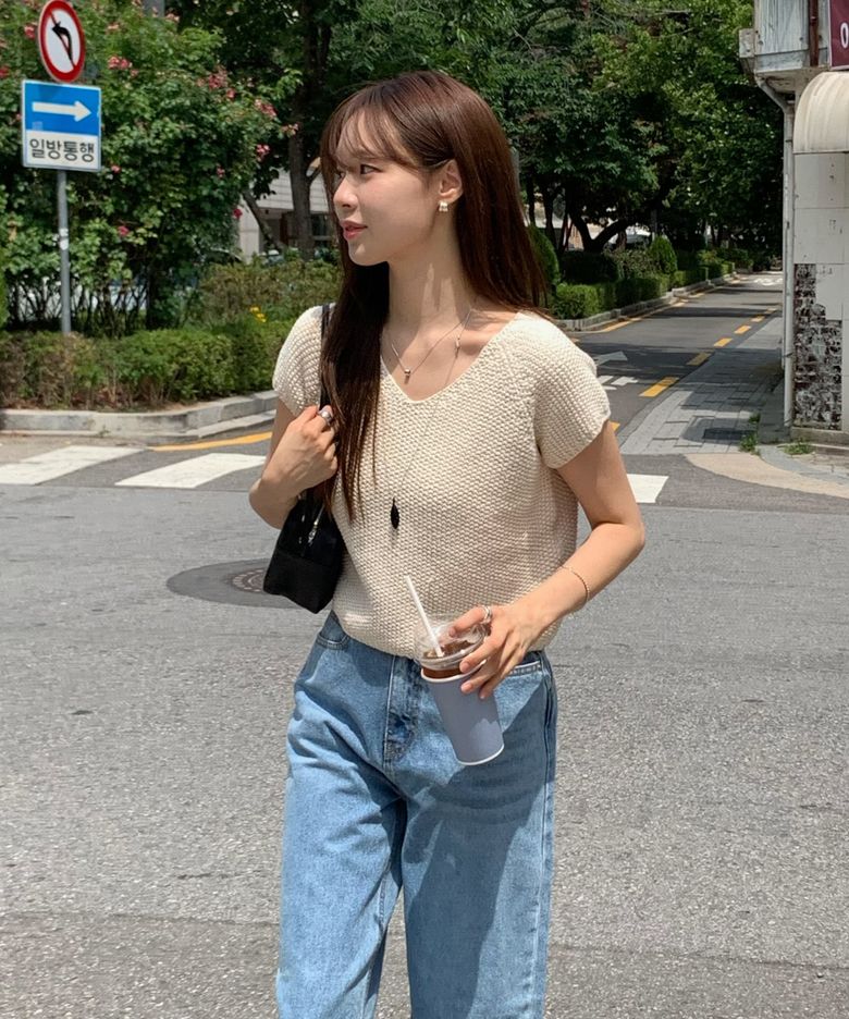 Cap sleeve V-neck knit