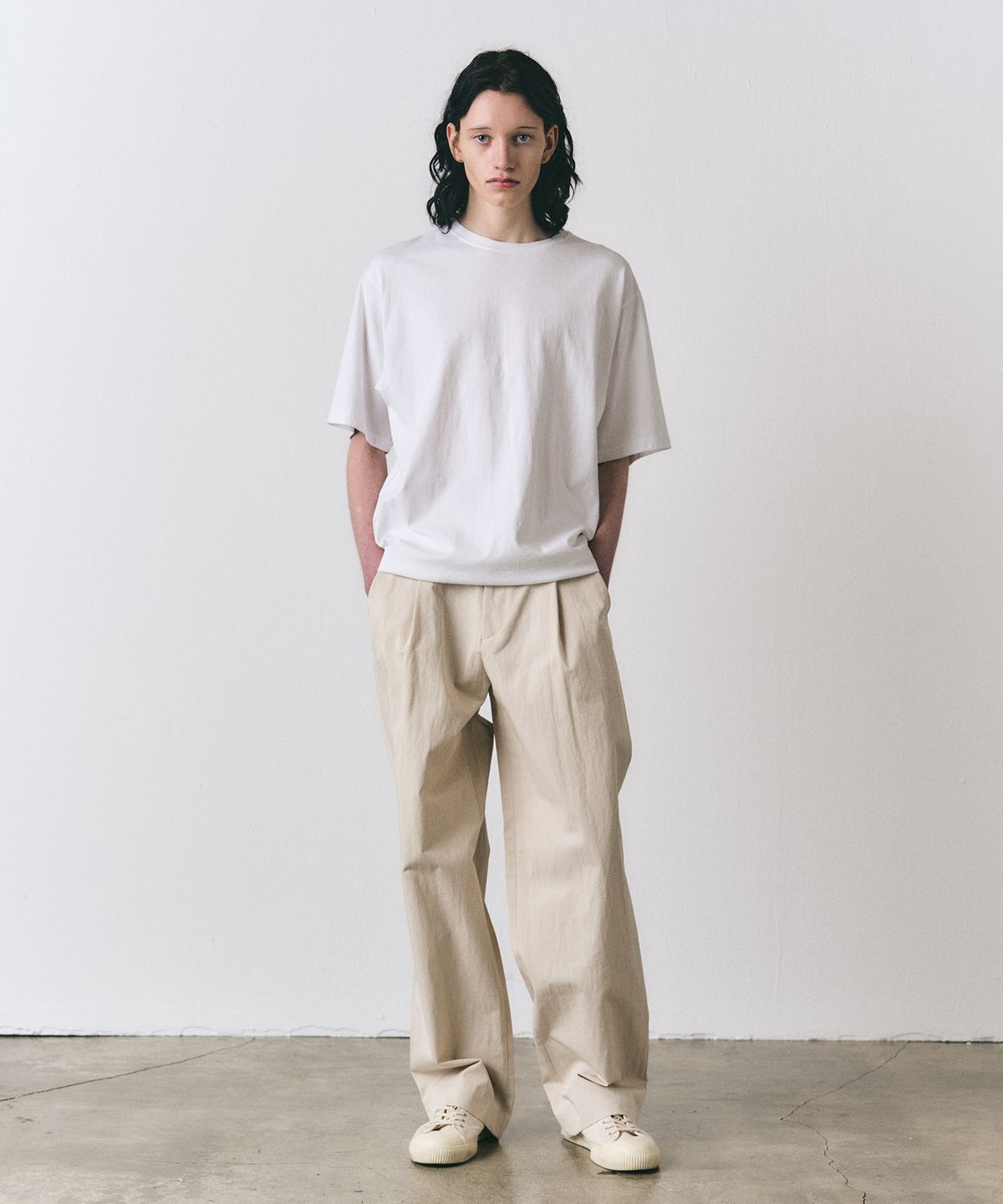 이지오(EZIO) One-Tuck Chino Wide Pants_Beige