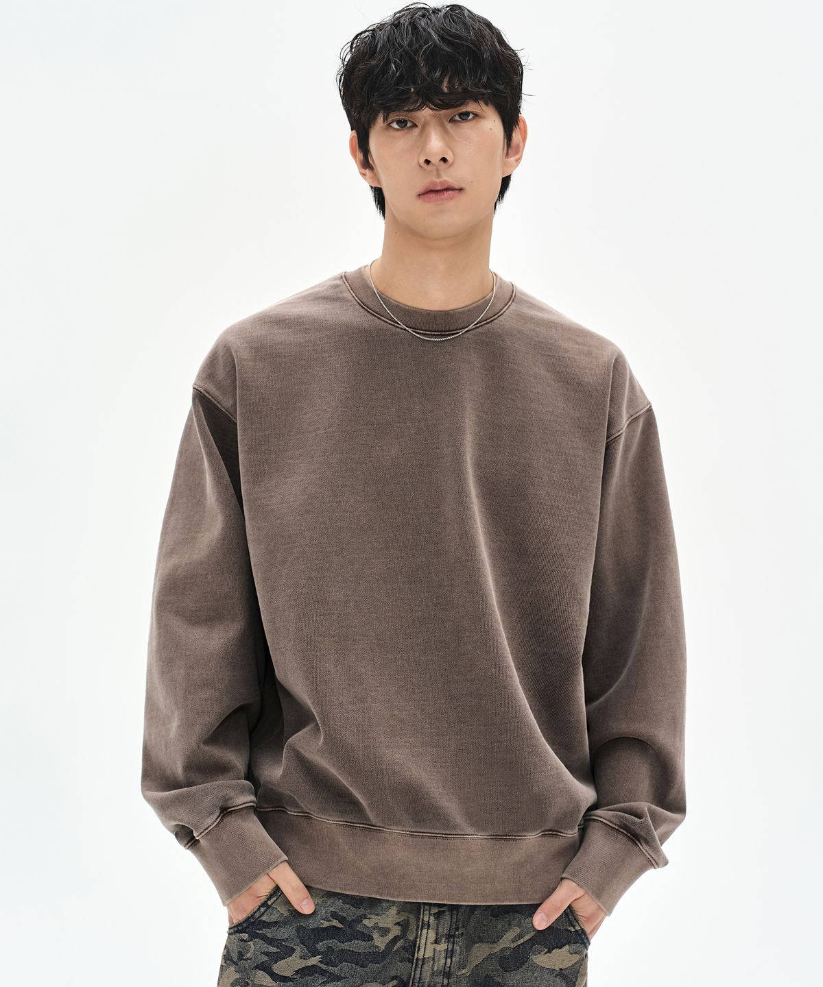 소버먼트(SOVERMENT) 780G 라이트 피그먼트 맨투맨-모카 무스-