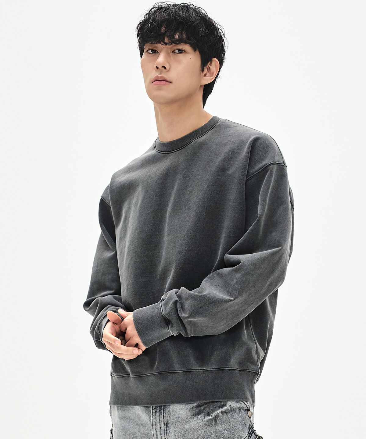 소버먼트(SOVERMENT) 780G 라이트 피그먼트 맨투맨-차콜-