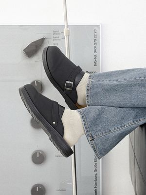 GO35 칼든 버클 뮬 슬리퍼