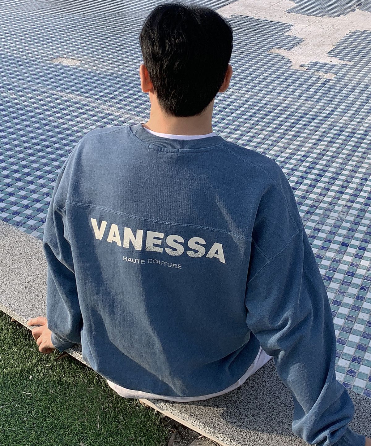 바네사(VANESSA) VANESSA 피그먼트 나염 맨투맨_블루