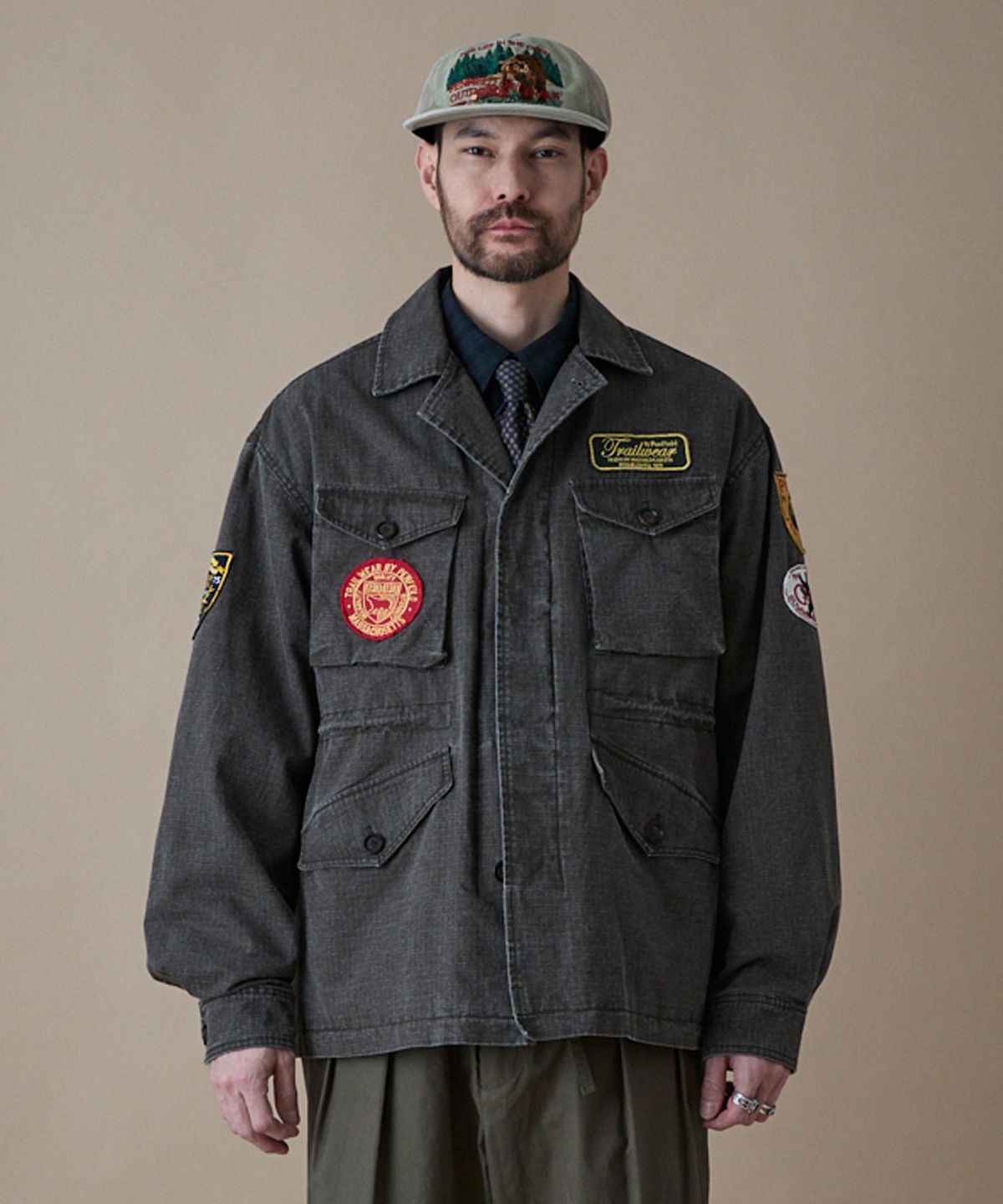펜필드(PENFIELD) [TRAILWEAR] 아사벳 패치 필드 자켓 다크블랙_FR1WJ82U