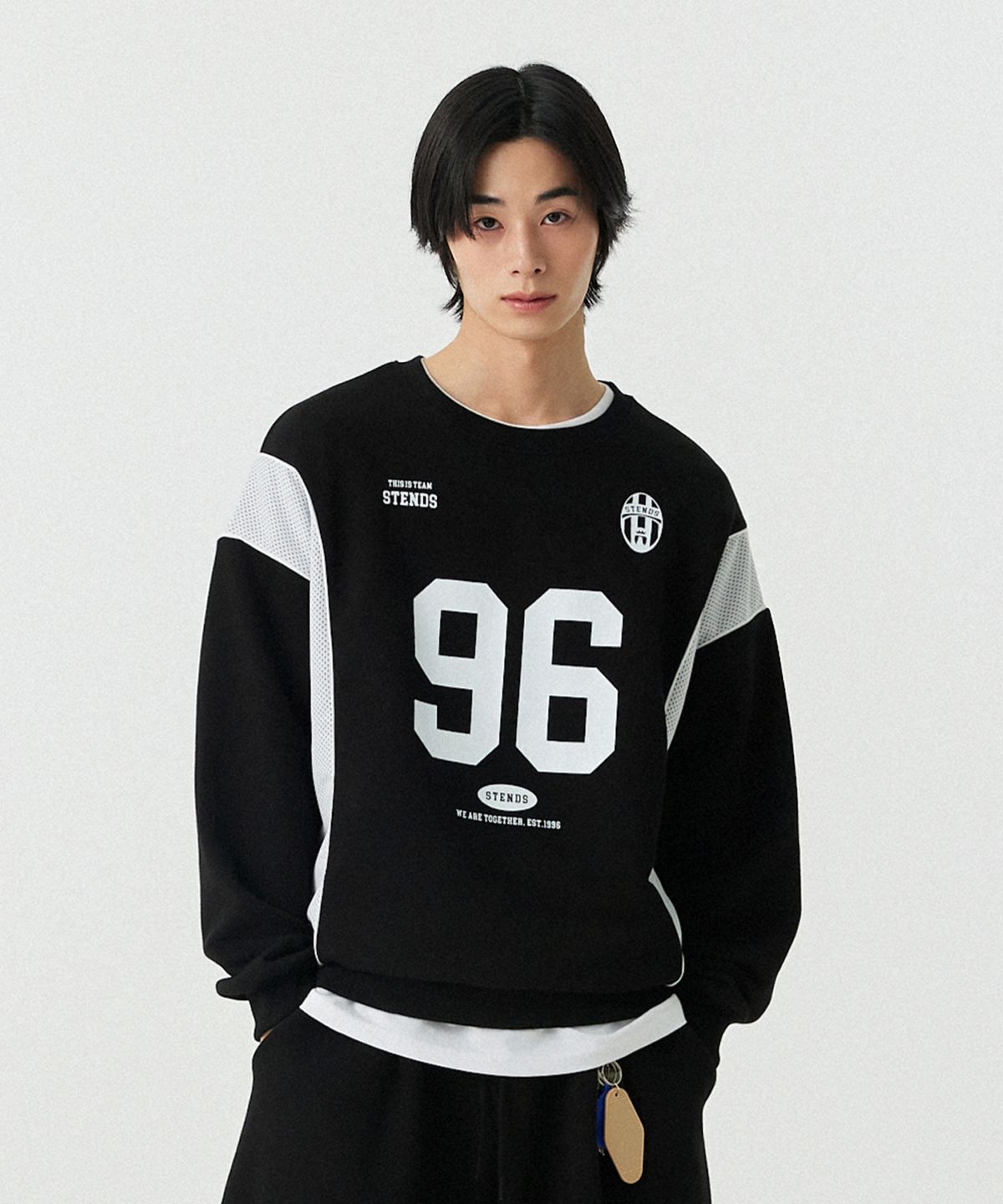 스탠즈(STENDS) [M~4XL] 블록 코어 메시 풋볼 맨투맨_블랙