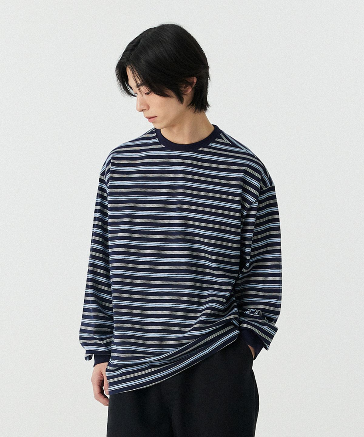 스탠즈(STENDS) [M~4XL] 멀티 스트라이프 롱슬리브 티셔츠_네이비
