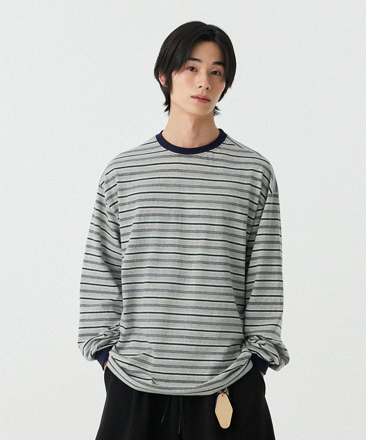 스탠즈(STENDS) [M~4XL] 멀티 스트라이프 롱슬리브 티셔츠_그레이