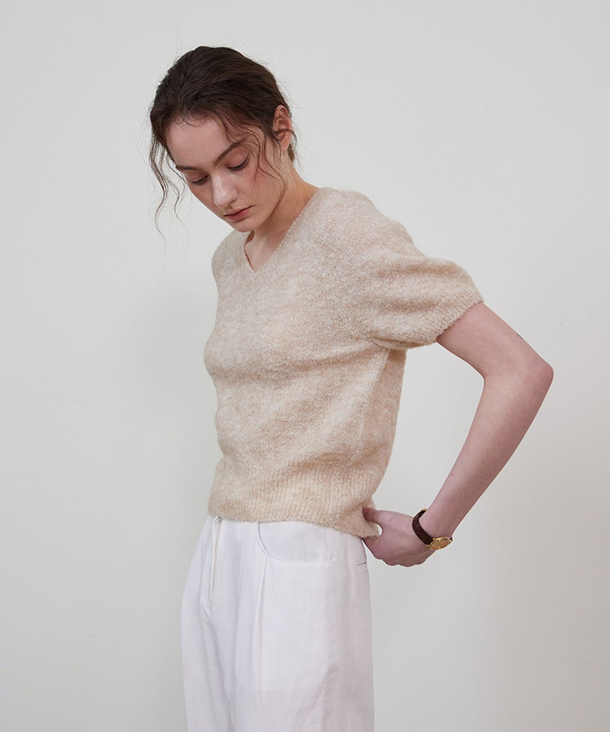 스텝어라운드(STEP AROUND) Alpaca V-neck half knit_BEIGE