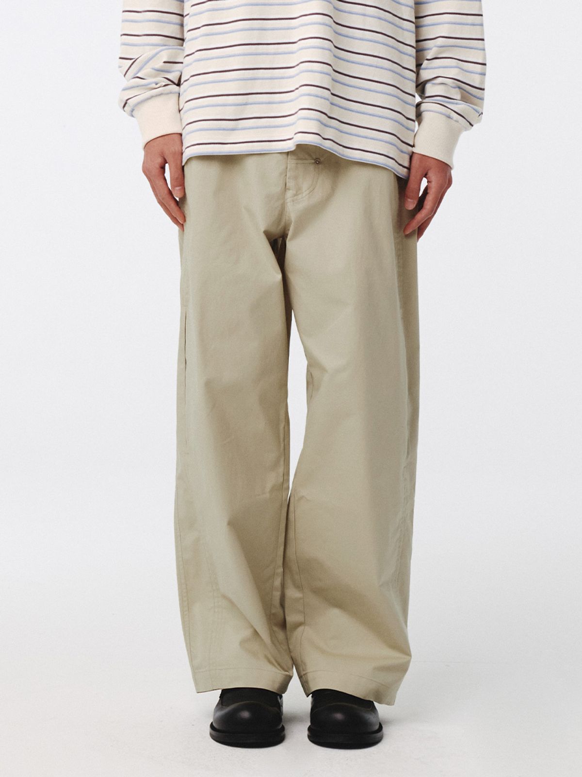 기준 맨(KIJUN MEN) Color Slit Chino Pants Beige Blue