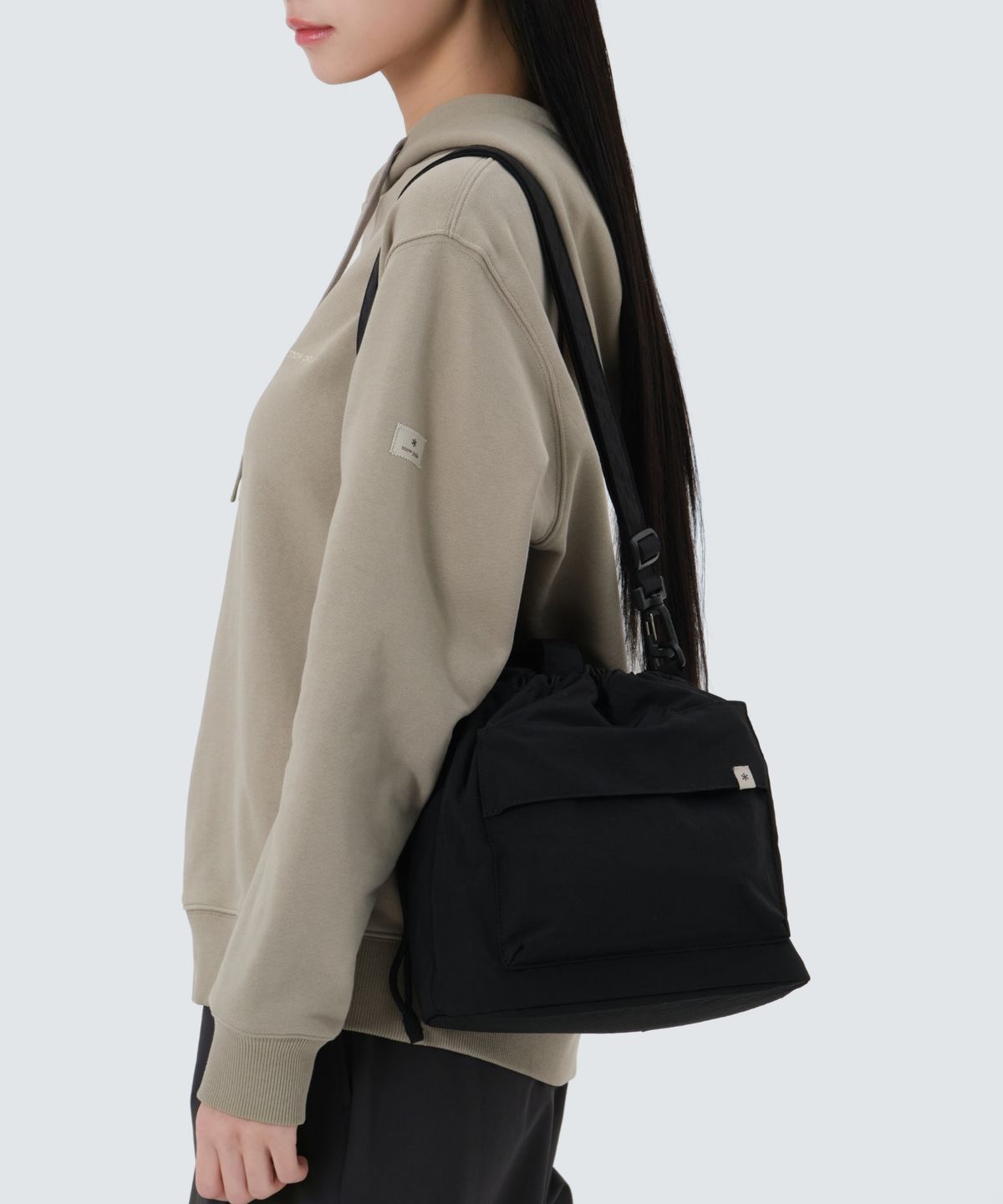 스노우피크 어패럴(SNOWPEAK APPAREL) 캠플 미디움 버킷백 (S25ZWCBB12) Black