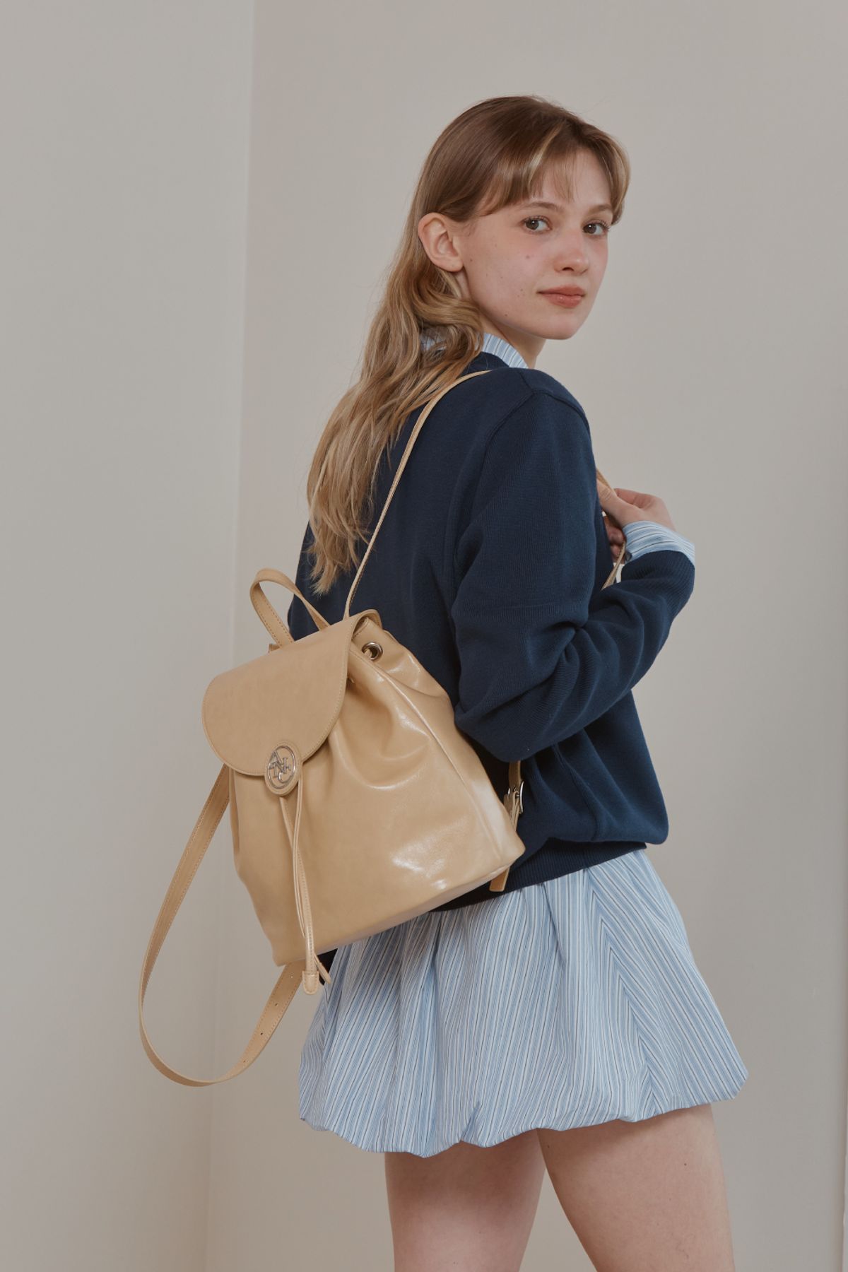 아노에틱(ANOETIC) ANC CLASSIC LOGO BACKPACK_BUTTER
