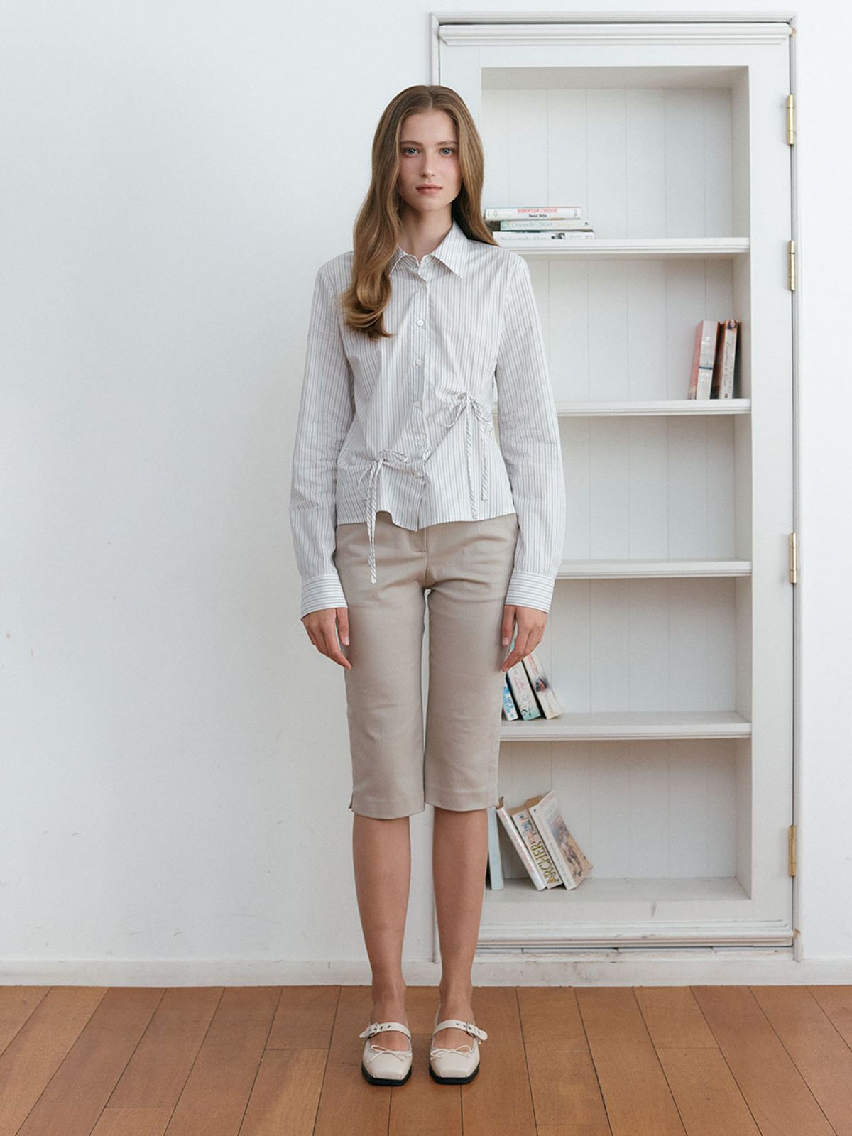 아수라(ASURA) SLIT RIVET CAPRI PANTS (BEIGE)