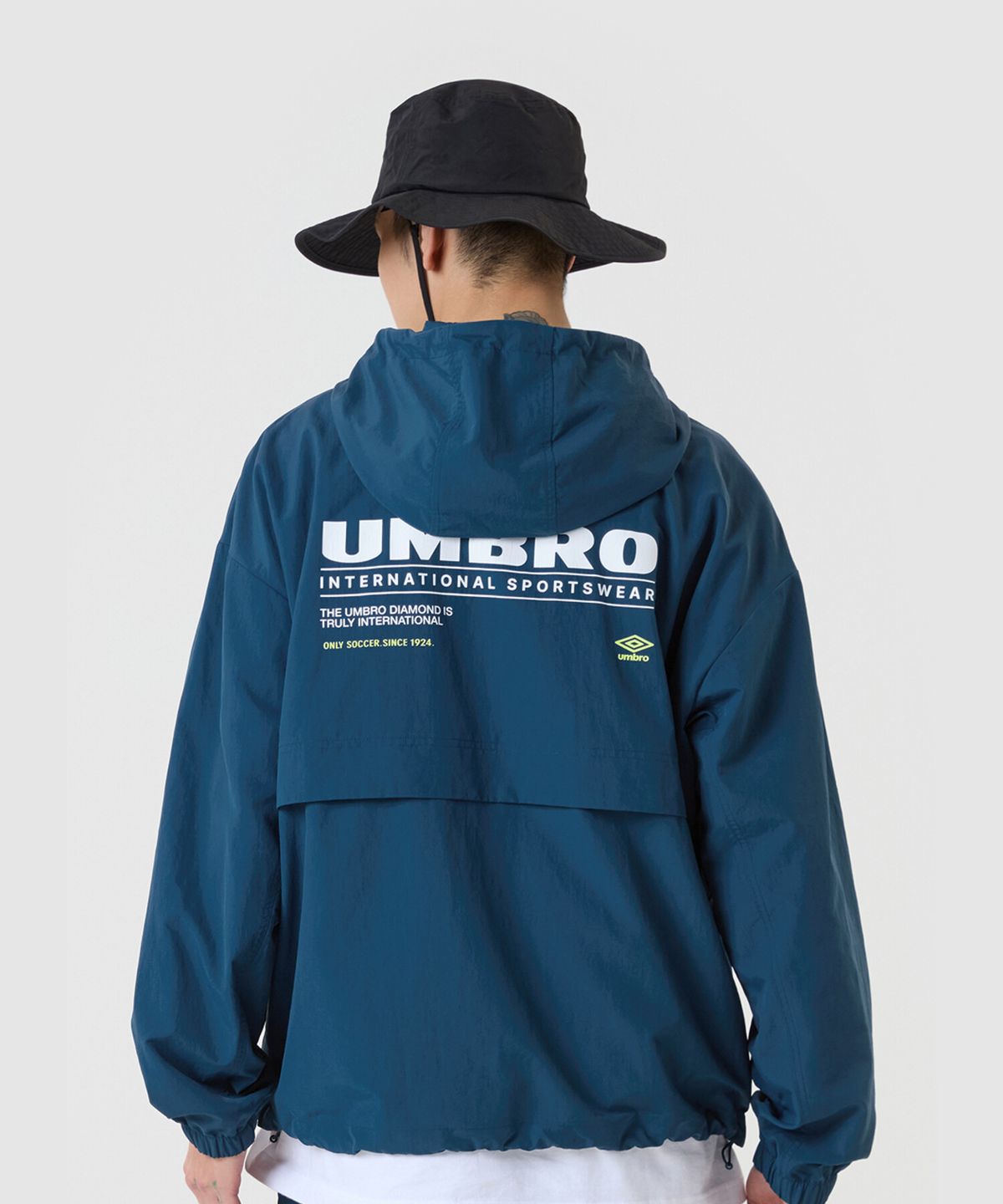 엄브로(UMBRO) 클래식 긴팔 후드형 아노락 블루(UQ221CWT41)