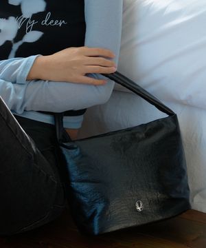 디어 심볼 글로시 백_ 블랙