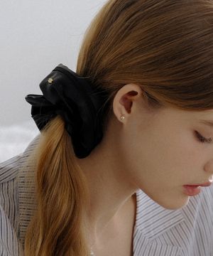 HLD003 Satin pouch scrunchie