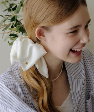 HLD004 Satin square scrunchie