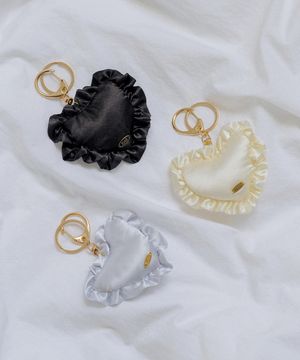 HLD016 Frill heart cushion keyring