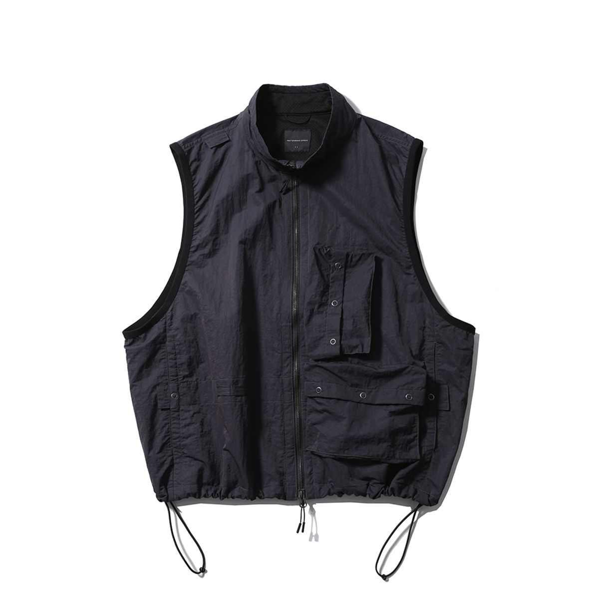 모이프(MOIF) [SS25] MULTI DEVICE VEST / CHARCOAL