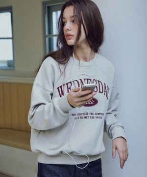 [WOMAN VER]시그니처 세미 크롭 맨투맨_Oatmeal(W25-TP15)