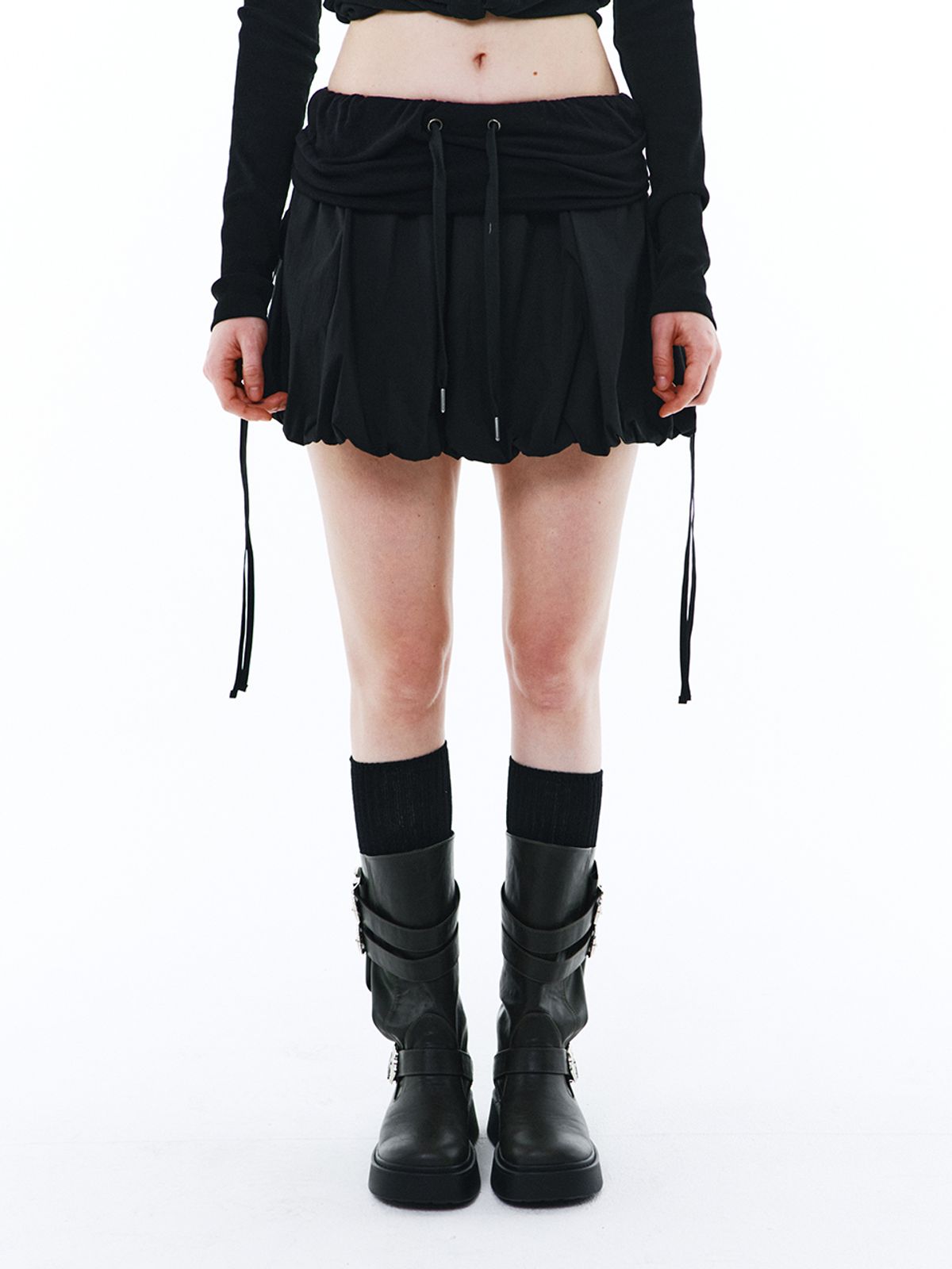 와이이이엘(YEEL) BALLOON RIBBON SHORT SKIRT BLACK