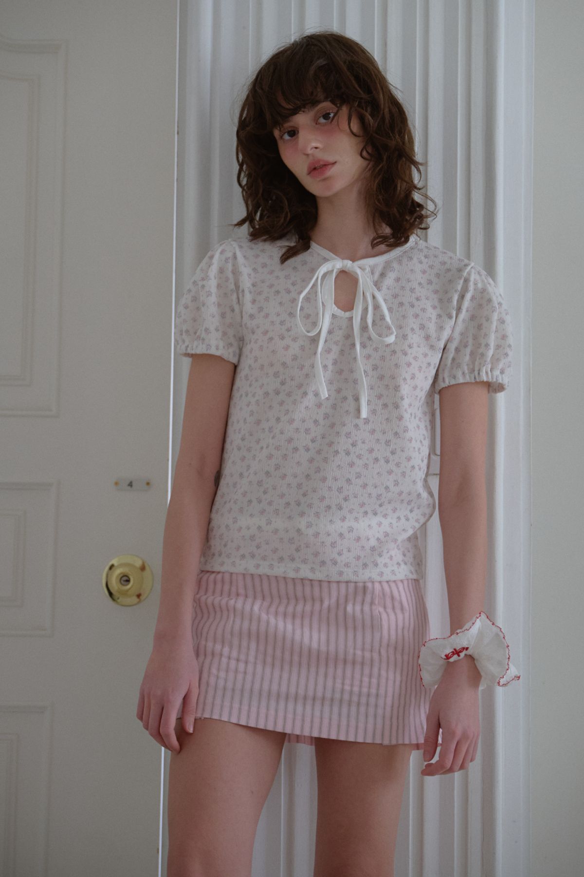 레터리(LETERIE) VINTAGE FLOWER RIBBON T-SHIRT_WHITE
