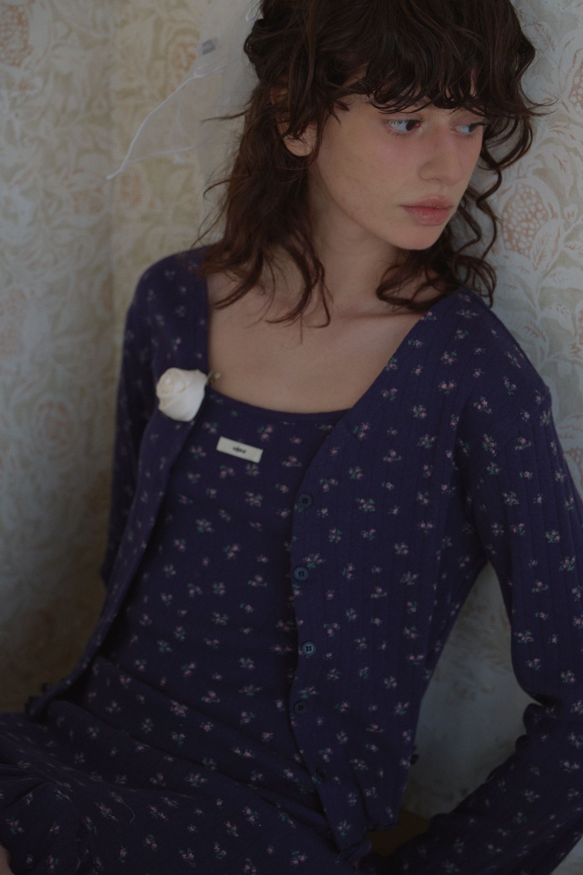 레터리(LETERIE) FLOWER WAVE CARDIGAN_NAVY
