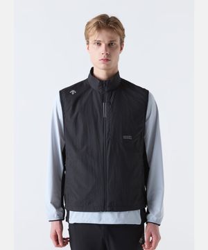 러닝 초경량 패커블 베스트 블랙(SQ121RVE31)